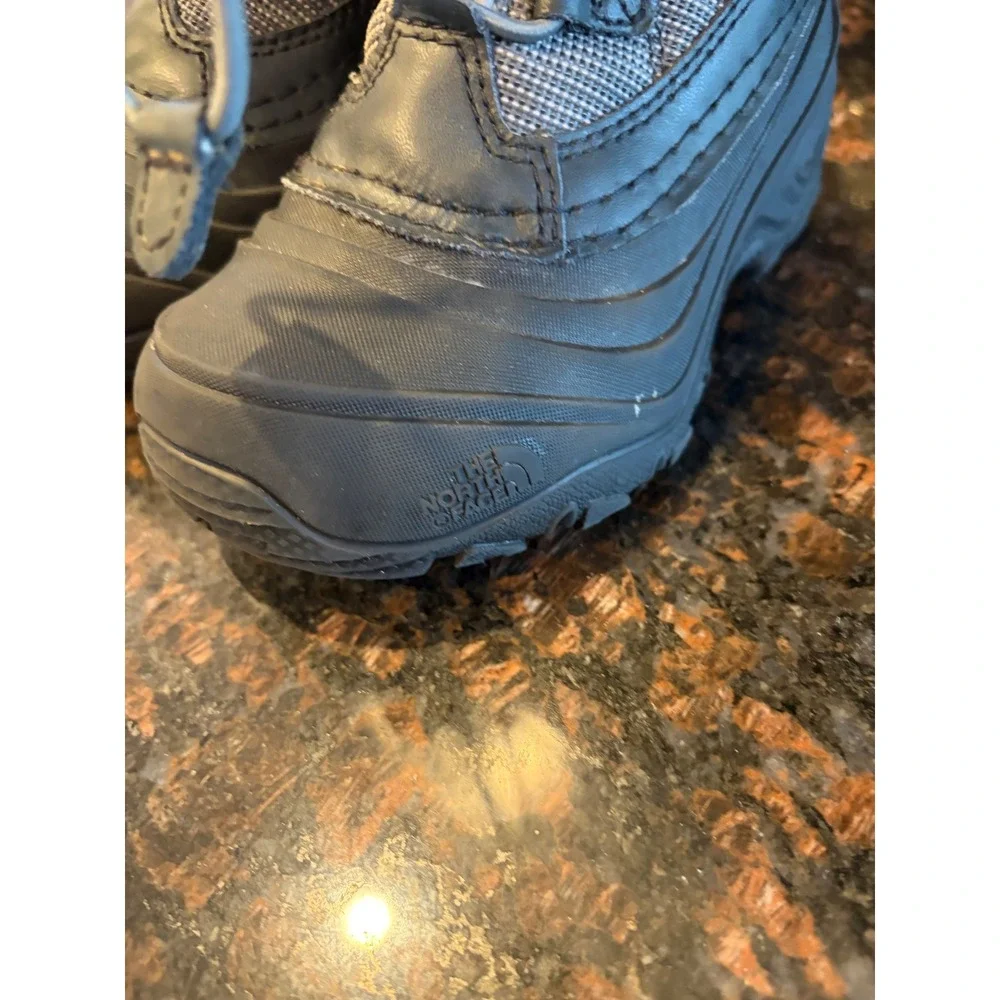 The North Face Alpenglow Snow Boots Toddler 10 Gray Black Waterproof Excellent
